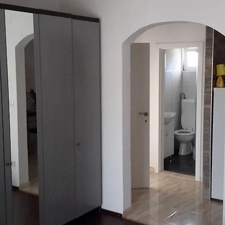 Apartments Mrdan Seget Vranjica Habitación foto